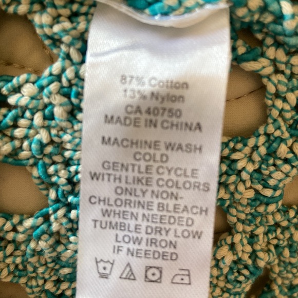 Very Cute Isaac Mizrahi Open Crochet Shrug. Sizes XSmall-Medium. - Picture 6 of 6